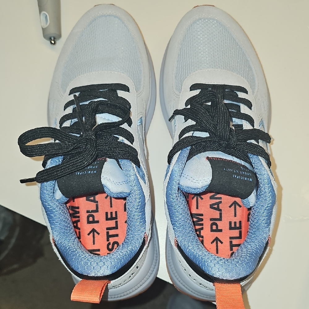 Municipal Womens 7/7.5 Tennis Shoes . Light Blue/ Black And Orange
